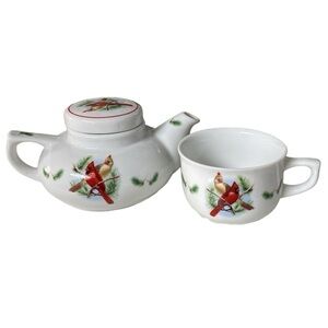 Christmas Holiday Winter Theme Cardinals Tea Set Tea Pot & Cup